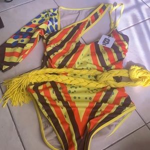 BFYNE SWIM - new - never worn